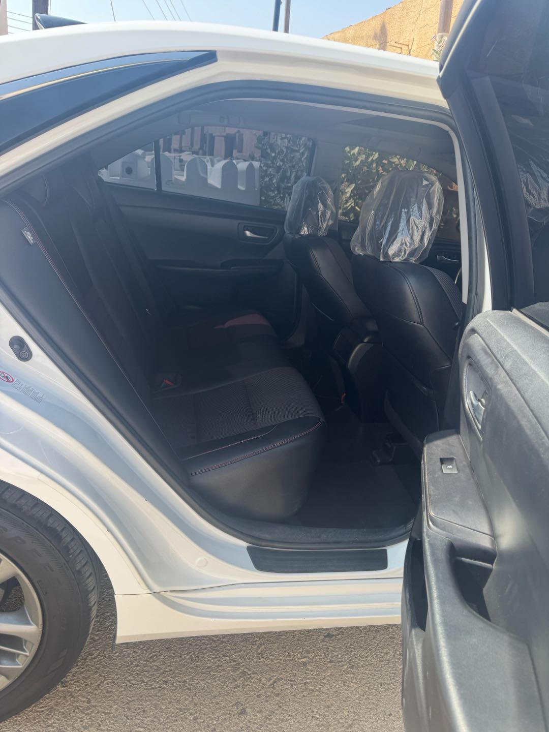 Car Image 2017 TOYOTA CAMRY SE