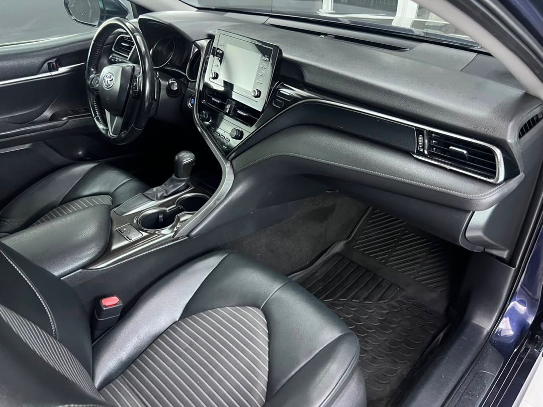 Car Image 2021 TOYOTA CAMRY SE
