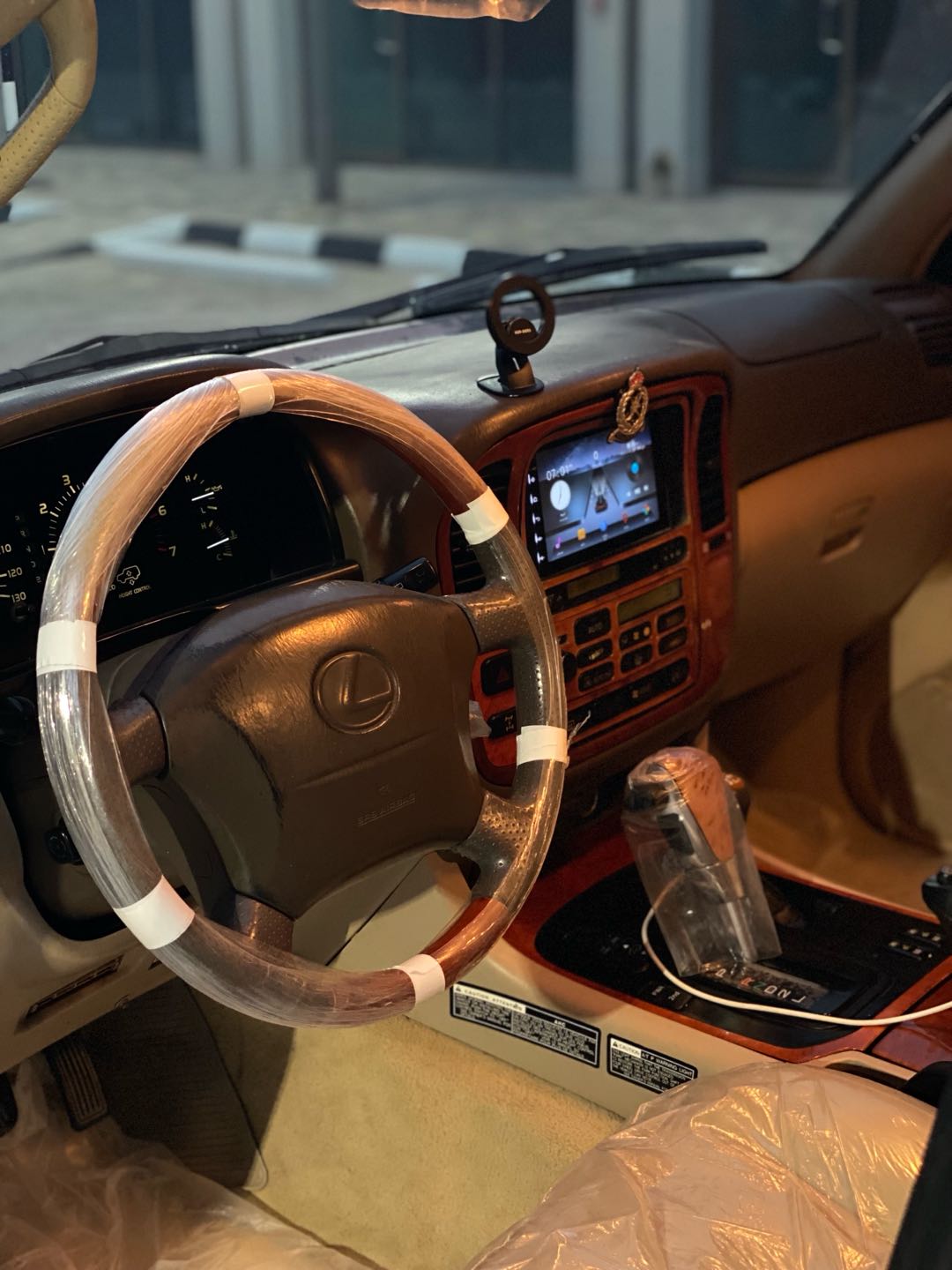 Car Image 1999 LEXUS LX 470