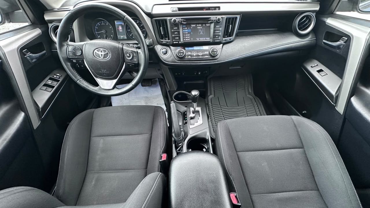 Car Image 2018 TOYOTA RAV4 XLE