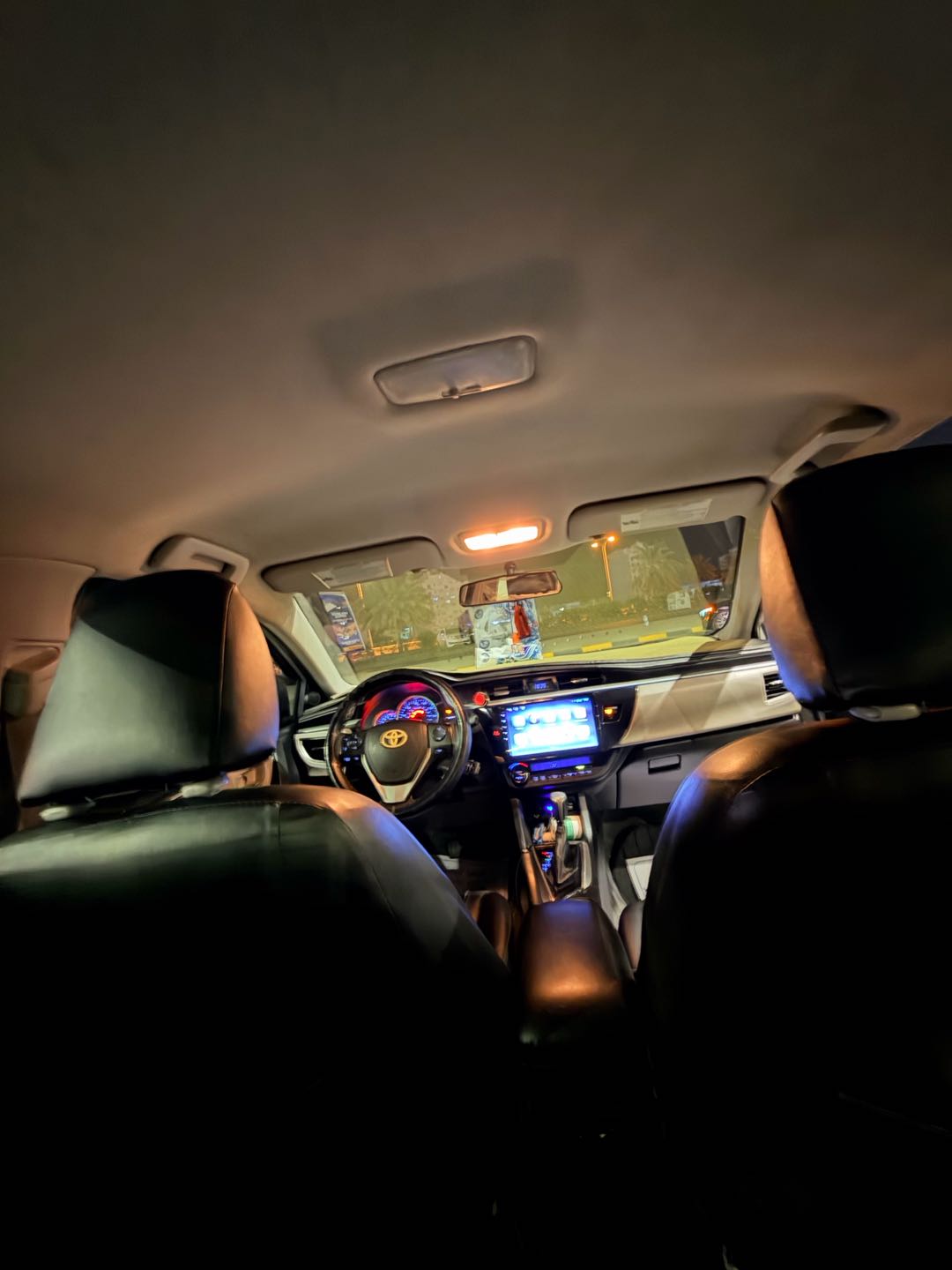 Car Image 2015 TOYOTA COROLLA LE