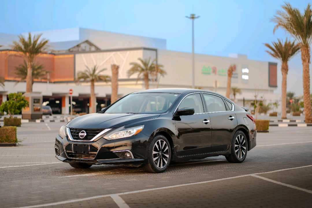 Car Image 2018 NISSAN ALTIMA SV