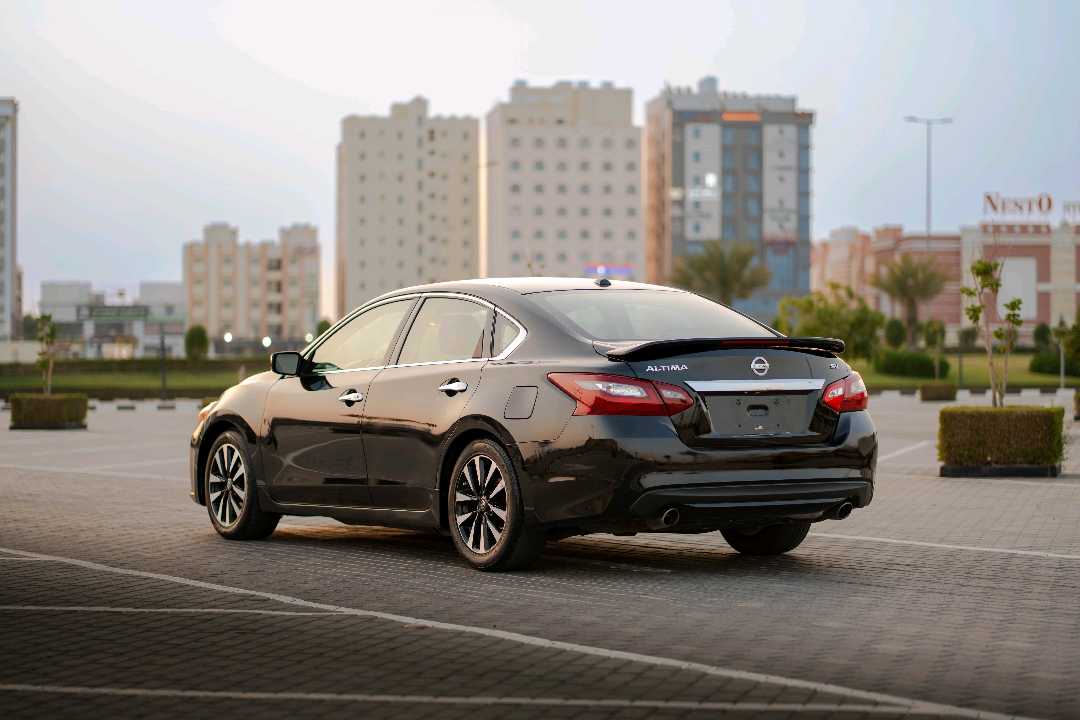 Car Image 2018 NISSAN ALTIMA SV