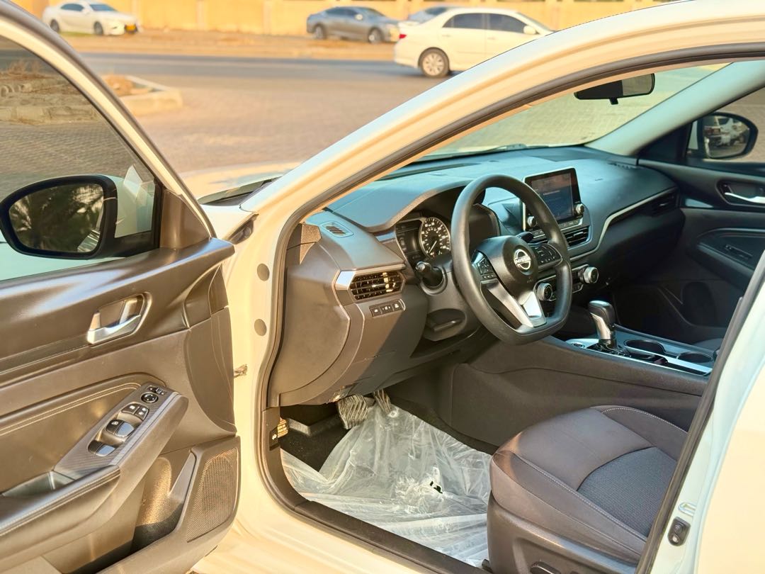 Car Image 2020 NISSAN ALTIMA S