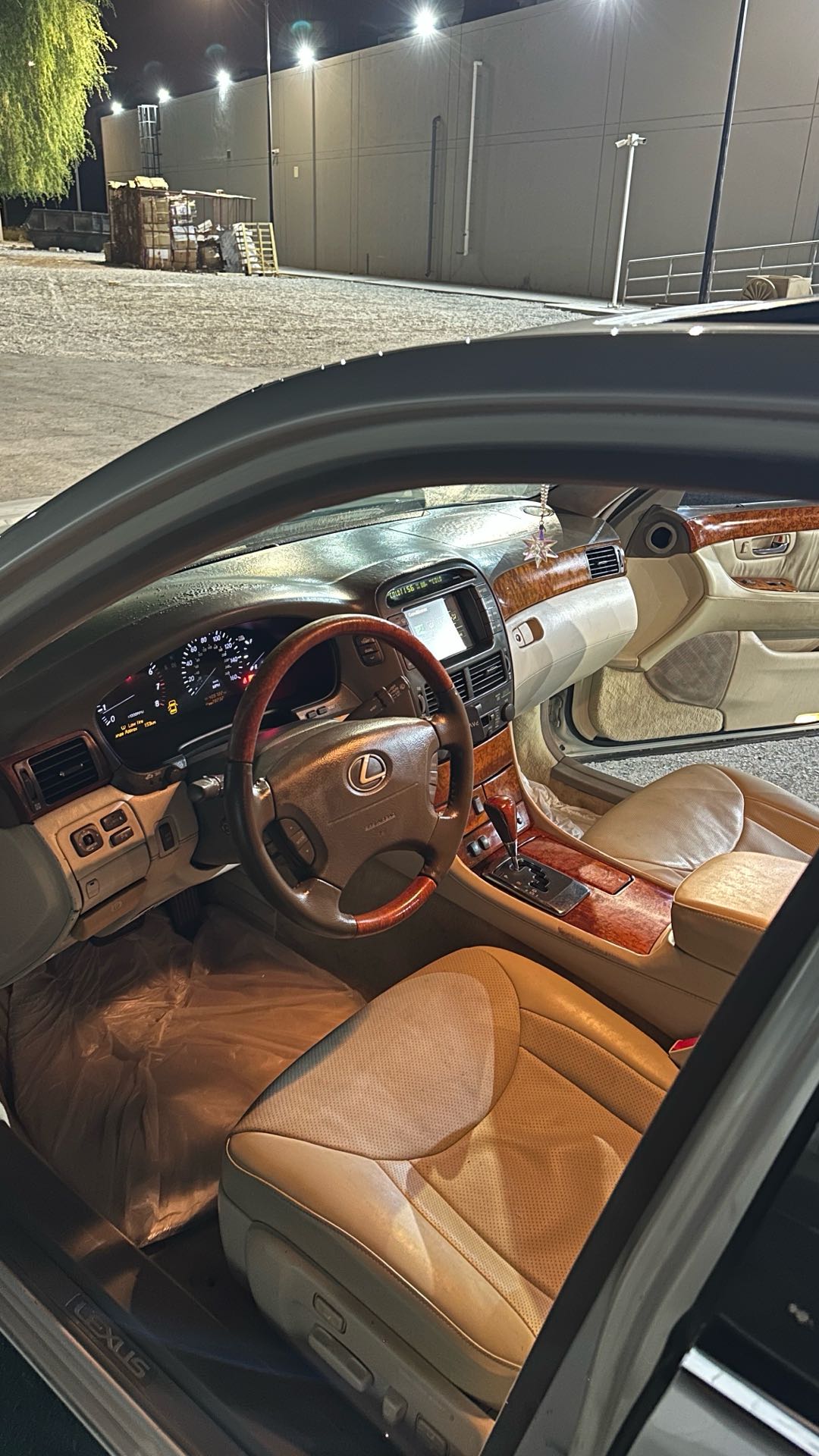 Car Image 2004 LEXUS LS 430