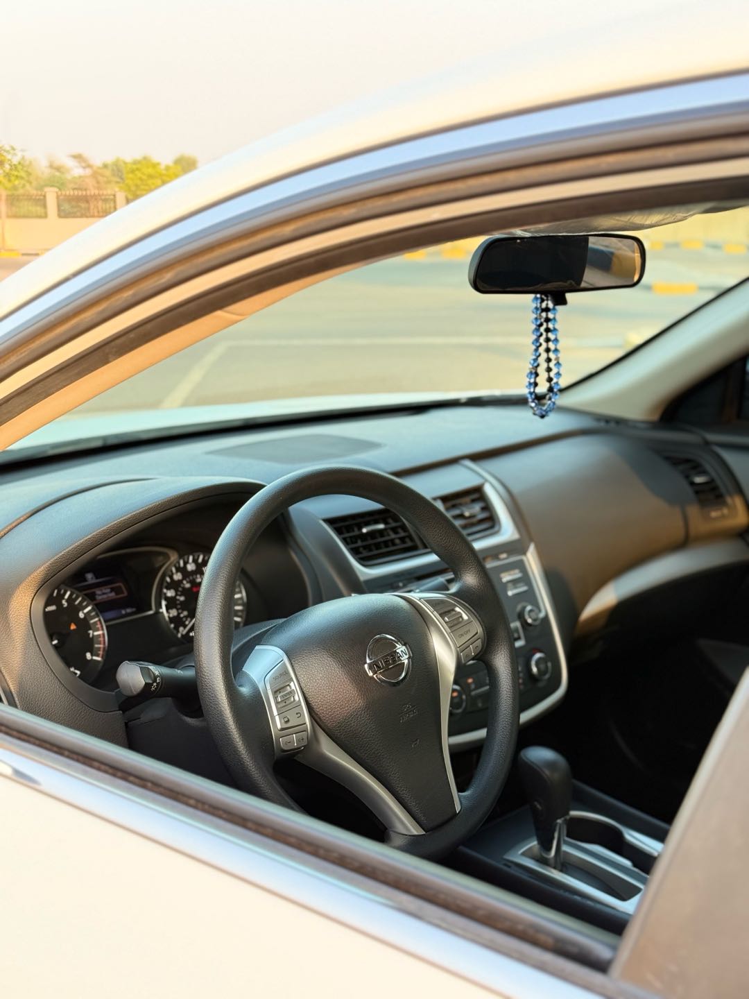 Car Image 2017 NISSAN ALTIMA S