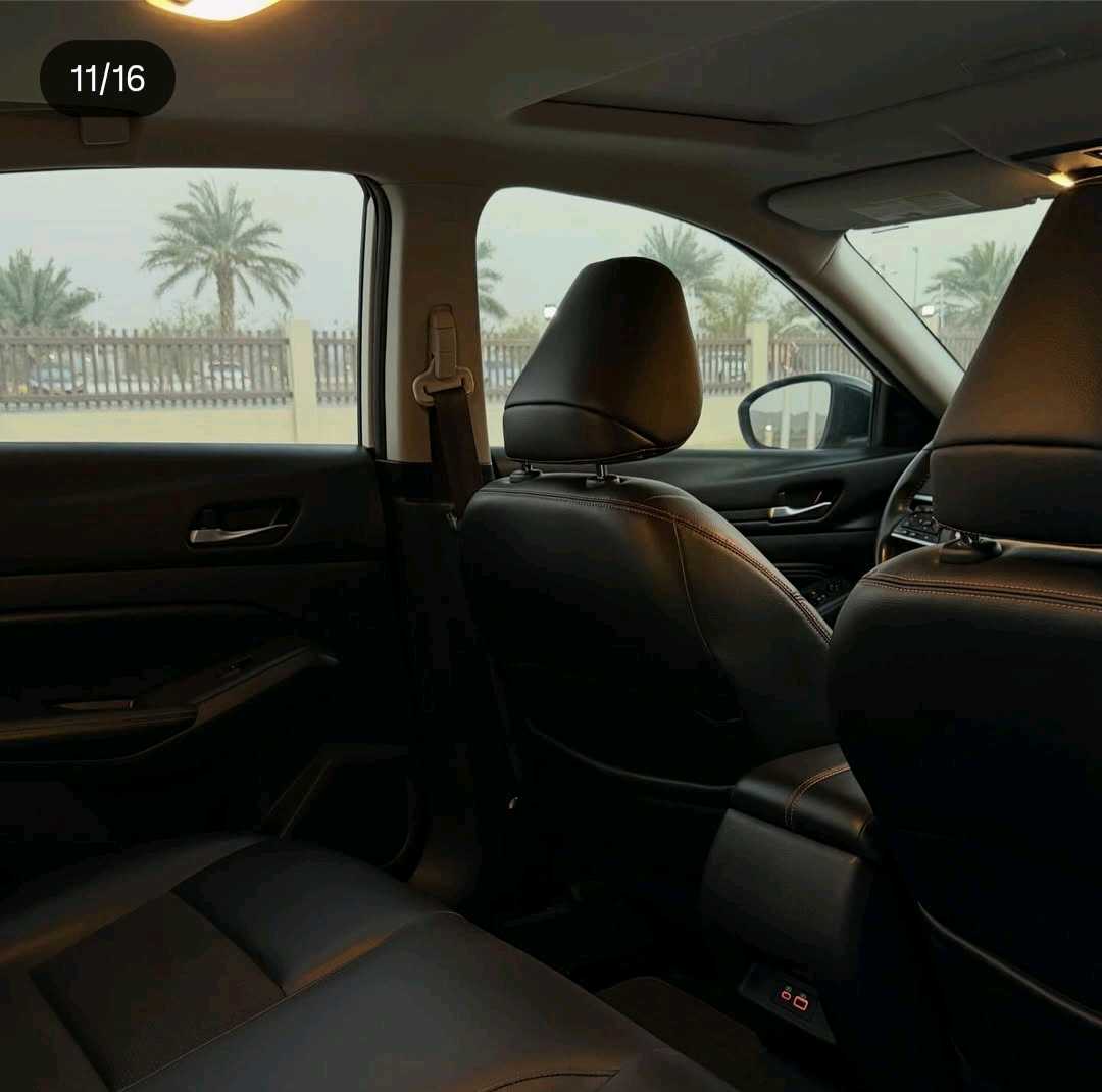 Car Image 2019 NISSAN ALTIMA SR