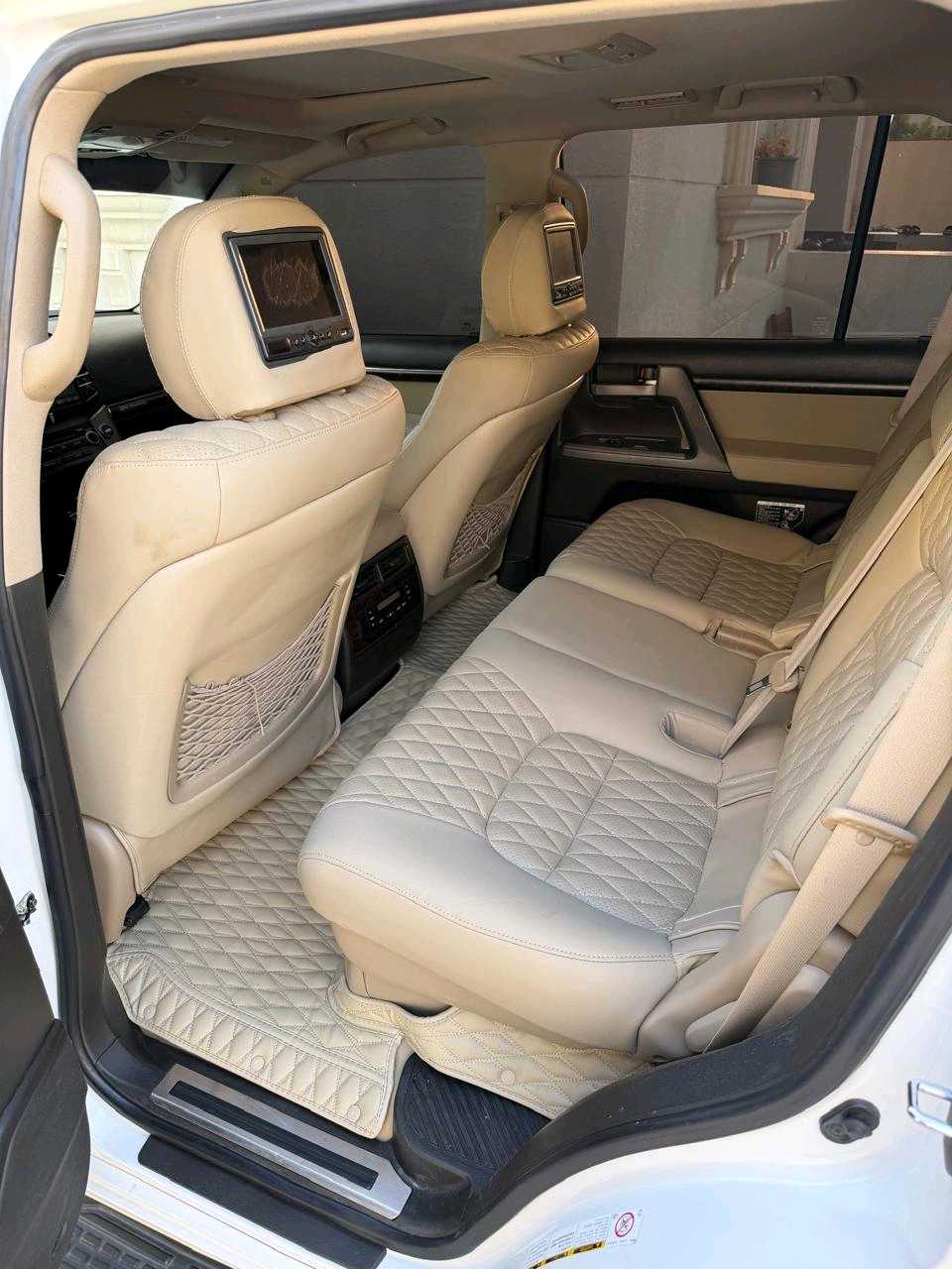 Car Image 2011 TOYOTA LAND CRUISER VX.R