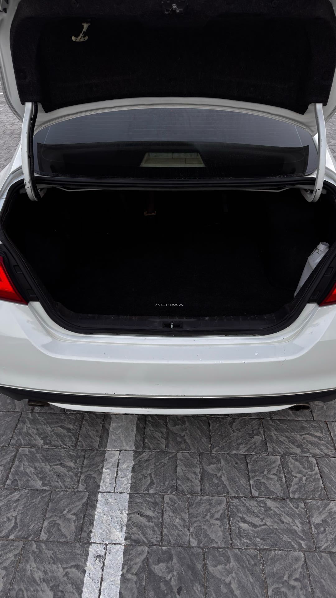 Car Image 2017 NISSAN ALTIMA S