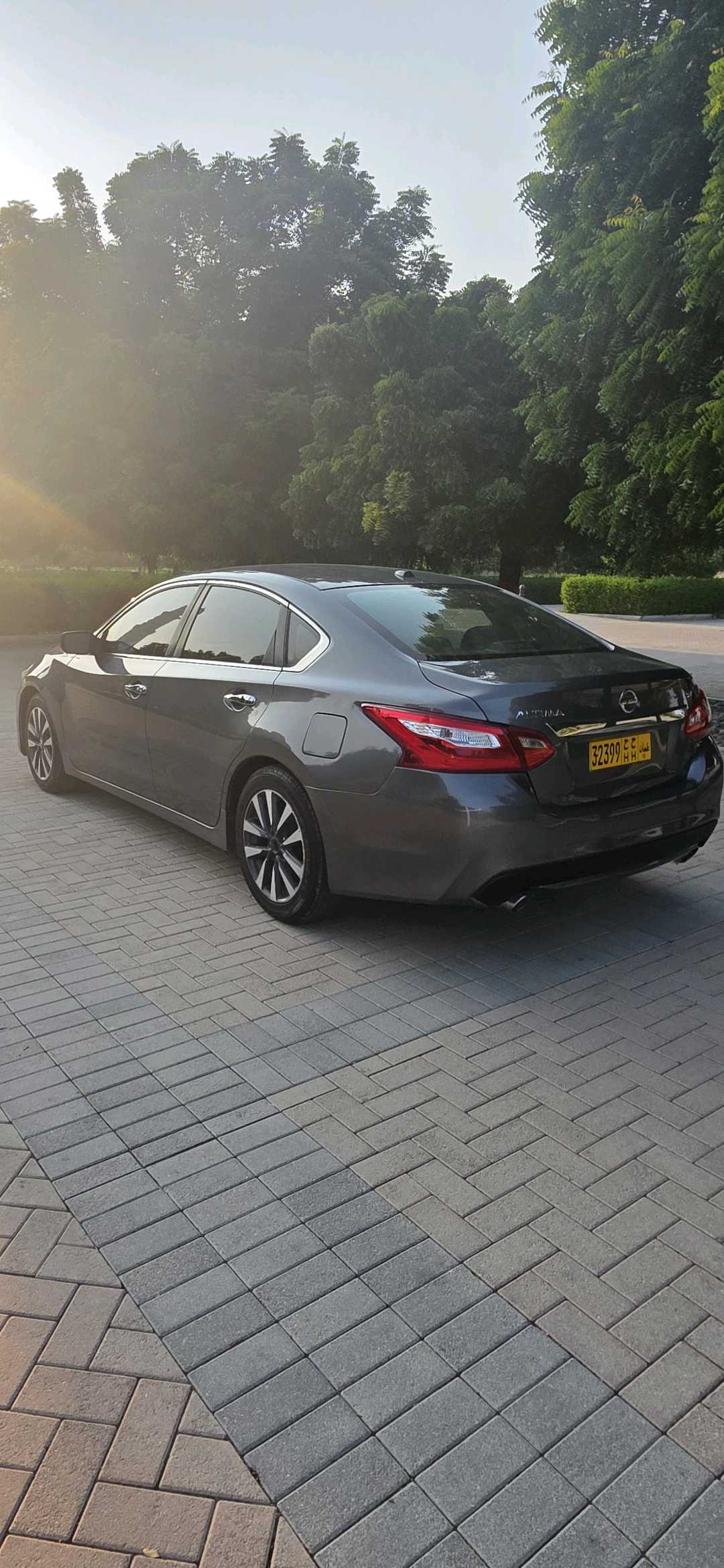 Car Image 2017 NISSAN ALTIMA SV