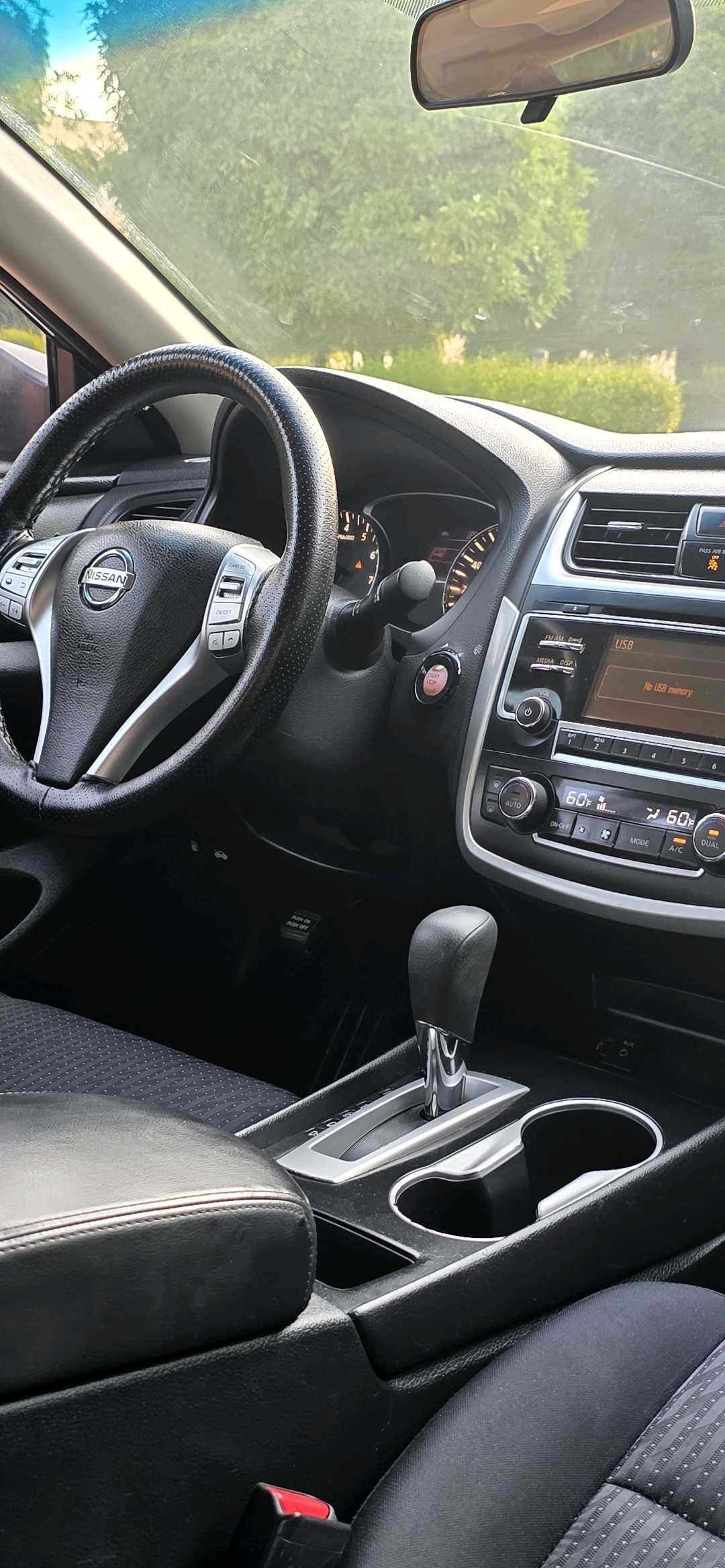 Car Image 2017 NISSAN ALTIMA SV