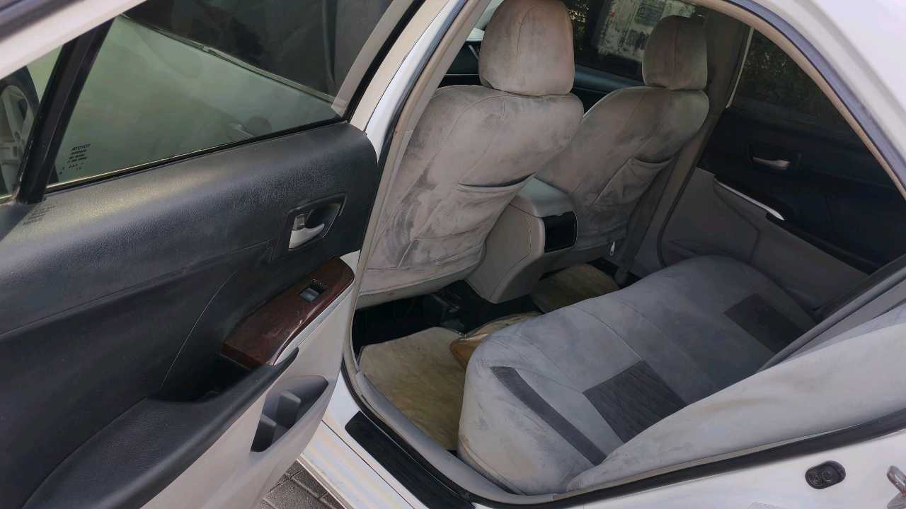 Car Image 2012 TOYOTA CAMRY SE