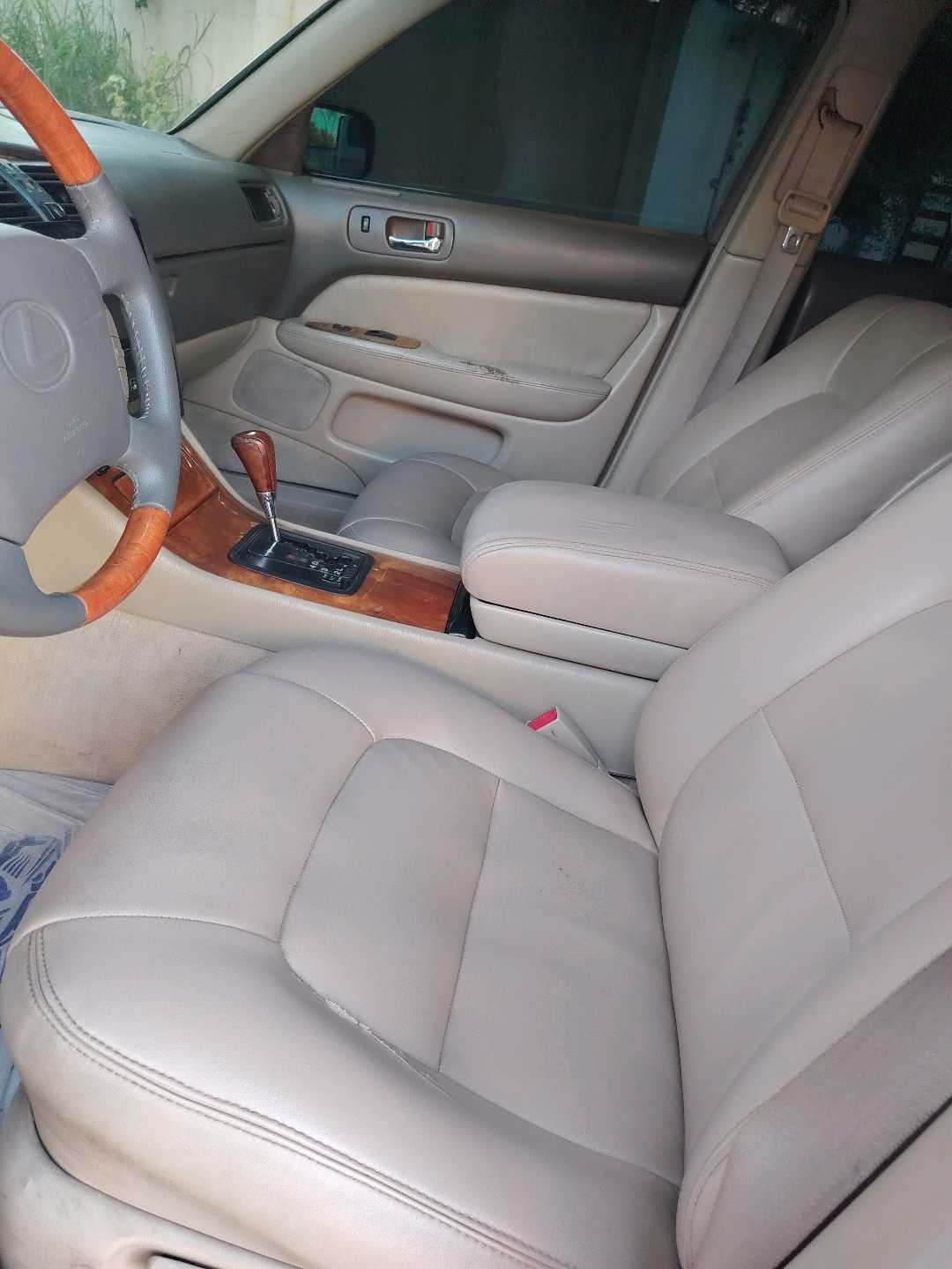 Car Image 1998 LEXUS LS 400