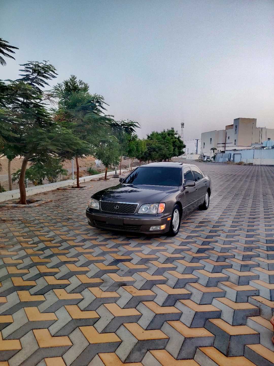 Car Image 1998 LEXUS LS 400