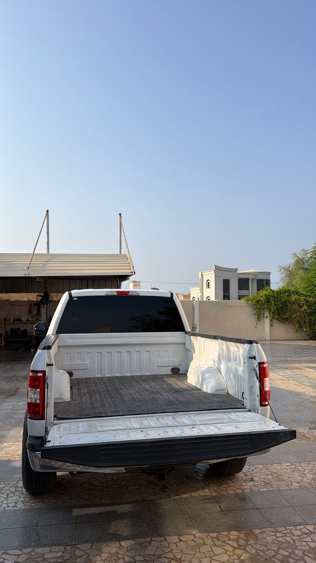 Car Image 2018 FORD F-150 XLT