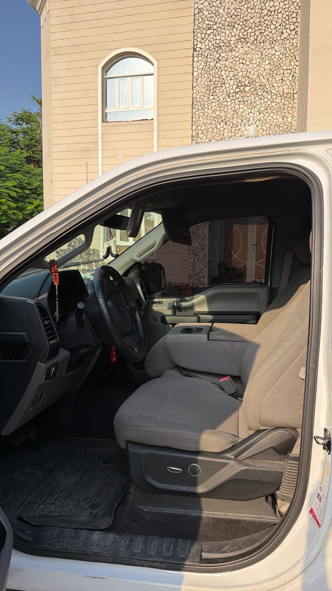 Car Image 2018 FORD F-150 XLT