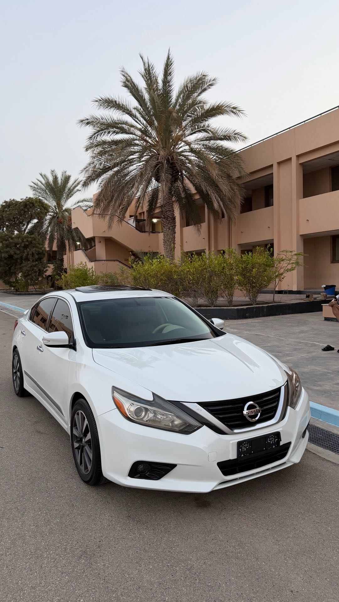 Car Image 2017 NISSAN ALTIMA SL