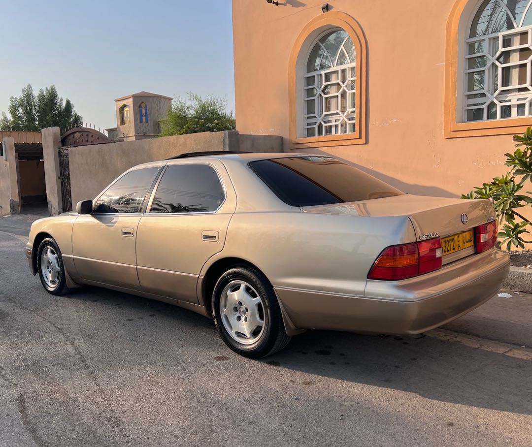 Car Image 1999 LEXUS LS 400