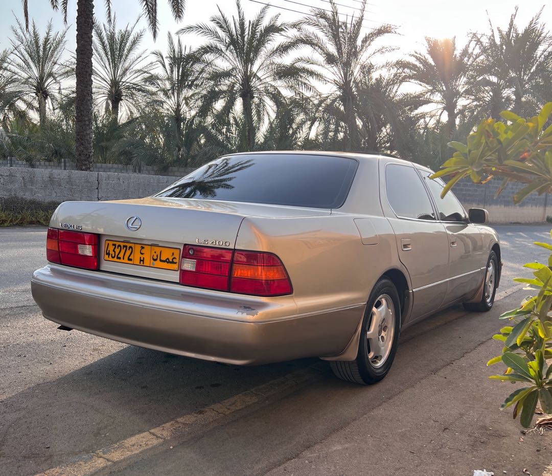 Car Image 1999 LEXUS LS 400