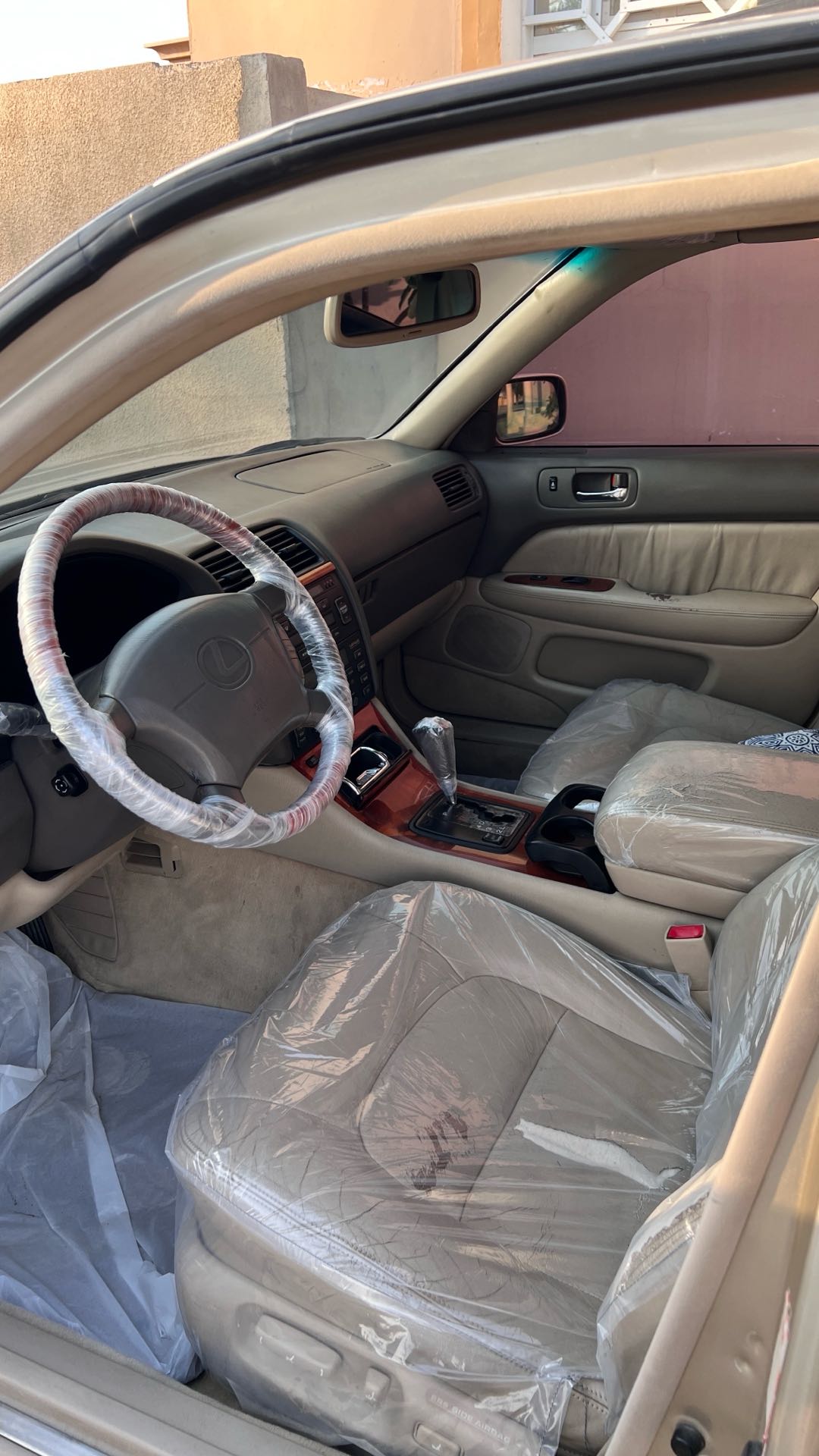 Car Image 1999 LEXUS LS 400