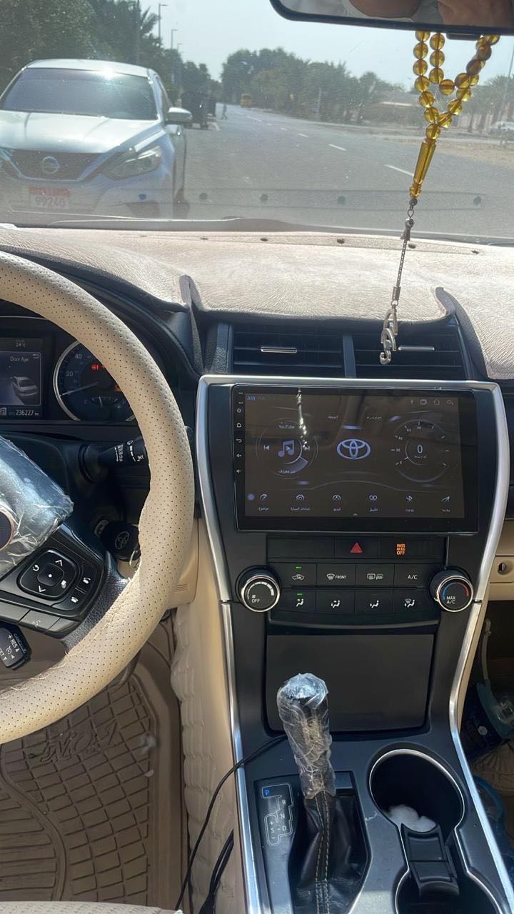 Car Image 2016 TOYOTA CAMRY LE