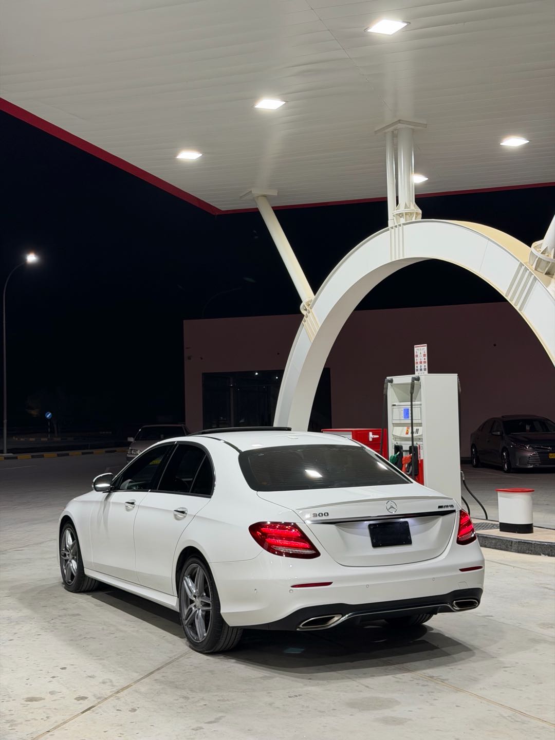 Car Image 2020 MERCEDES E Class 350