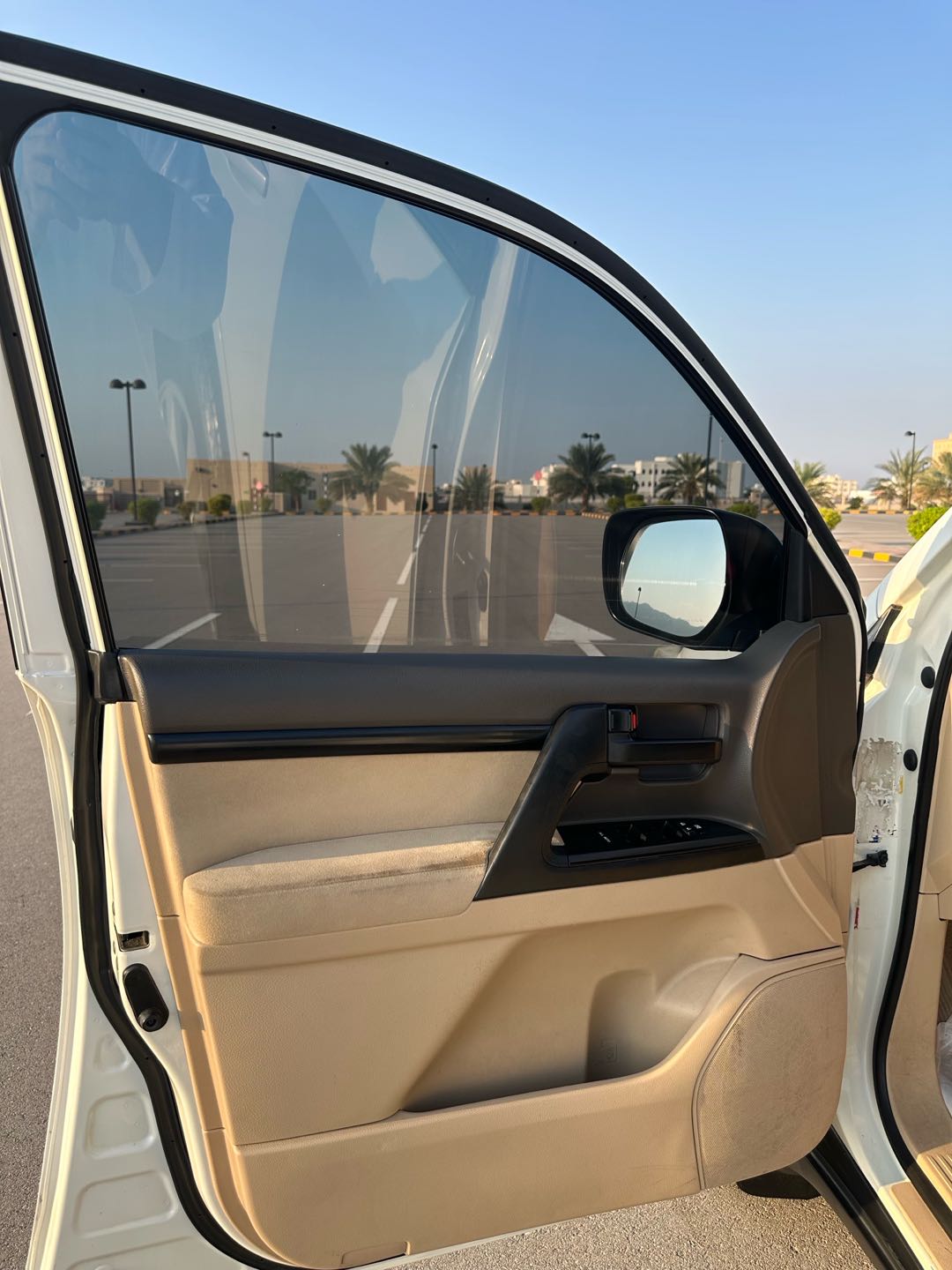 Car Image 2015 TOYOTA LAND CRUISER GX