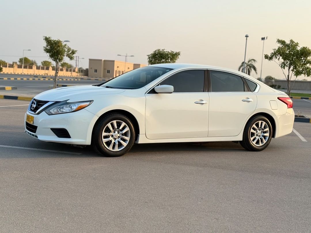 Car Image 2017 NISSAN ALTIMA S
