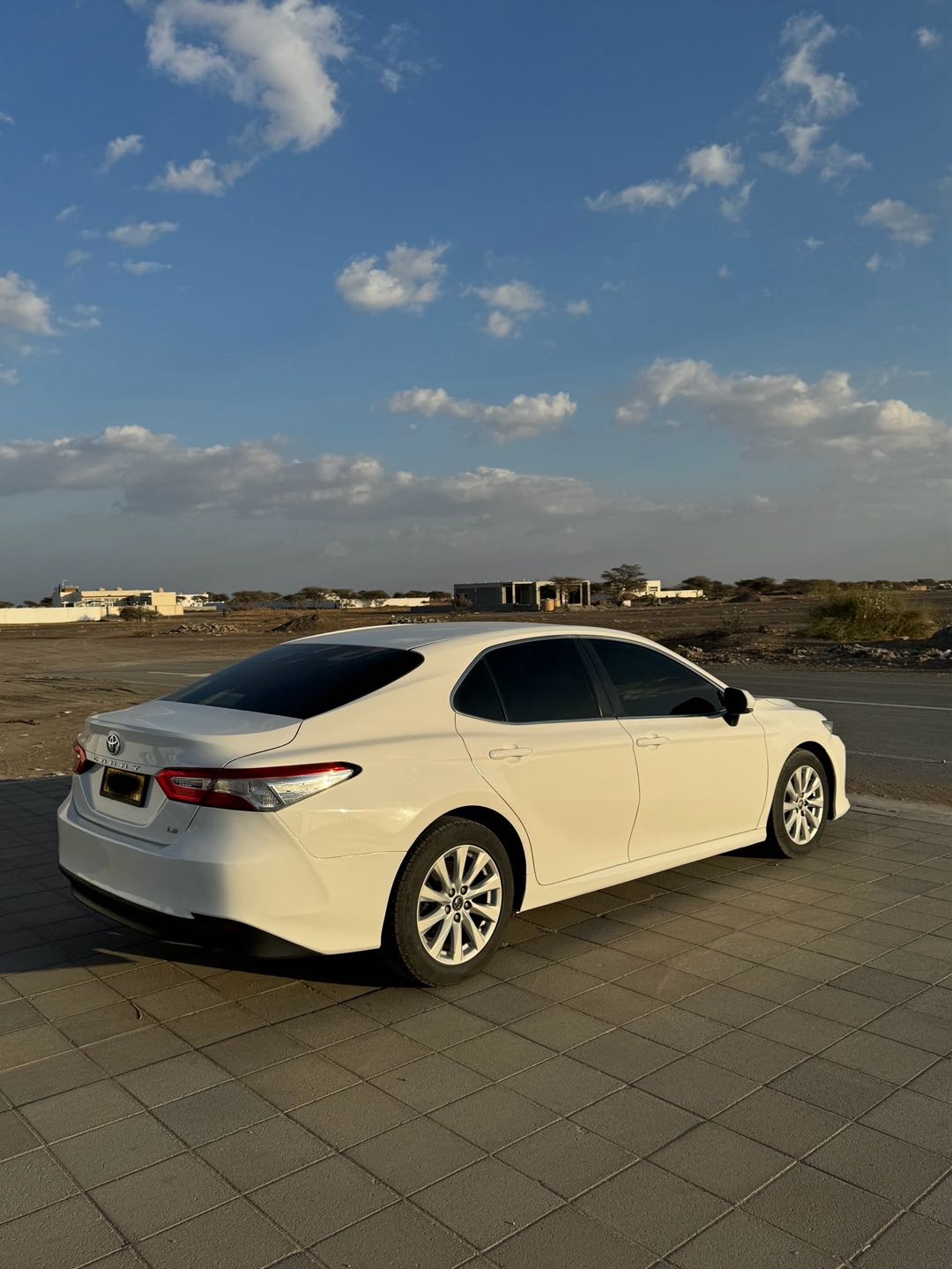 Car Image 2019 TOYOTA CAMRY LE