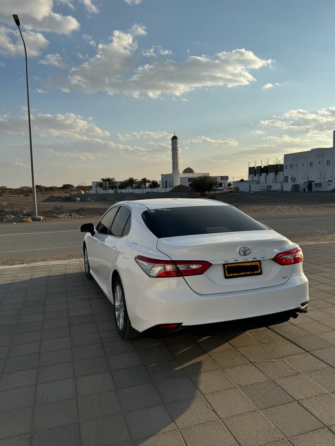 Car Image 2019 TOYOTA CAMRY LE