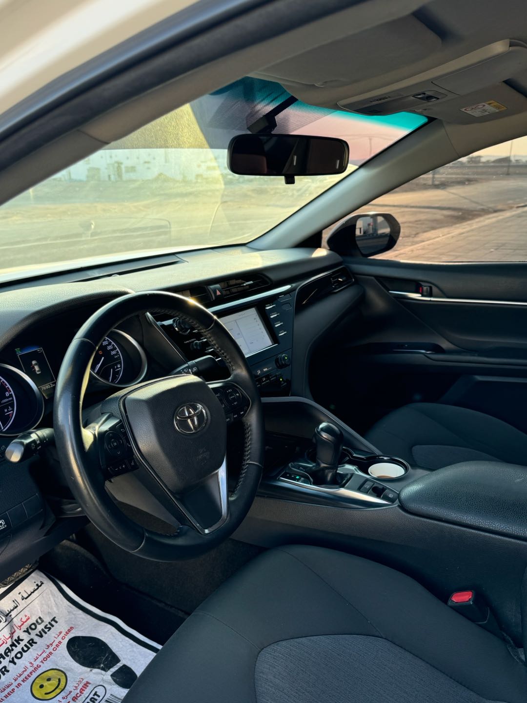 Car Image 2019 TOYOTA CAMRY LE