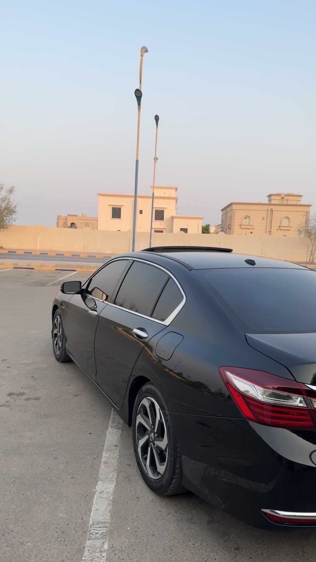 Car Image 2017 HONDA ACCORD EXL