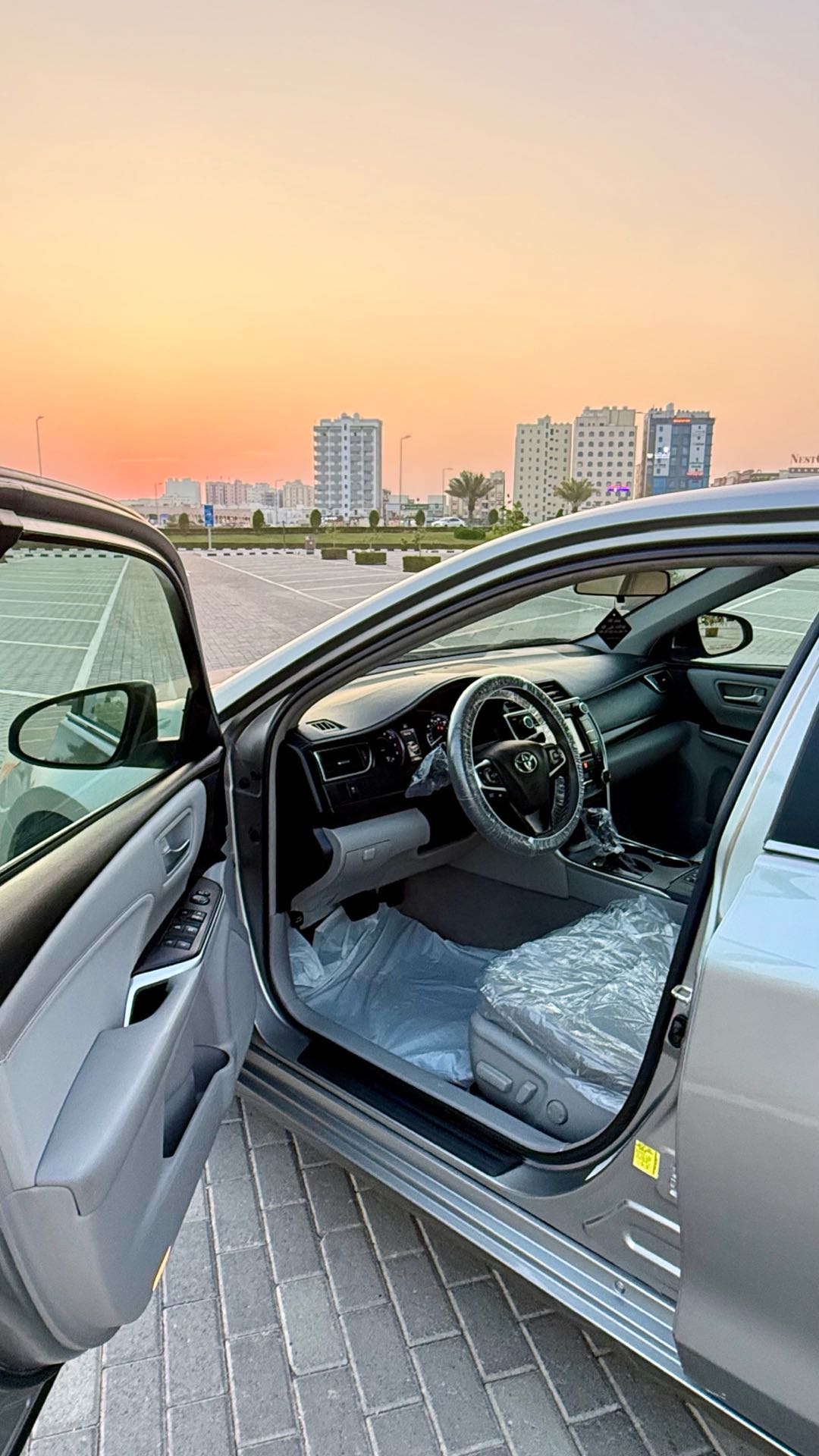 Car Image 2017 TOYOTA CAMRY XLE
