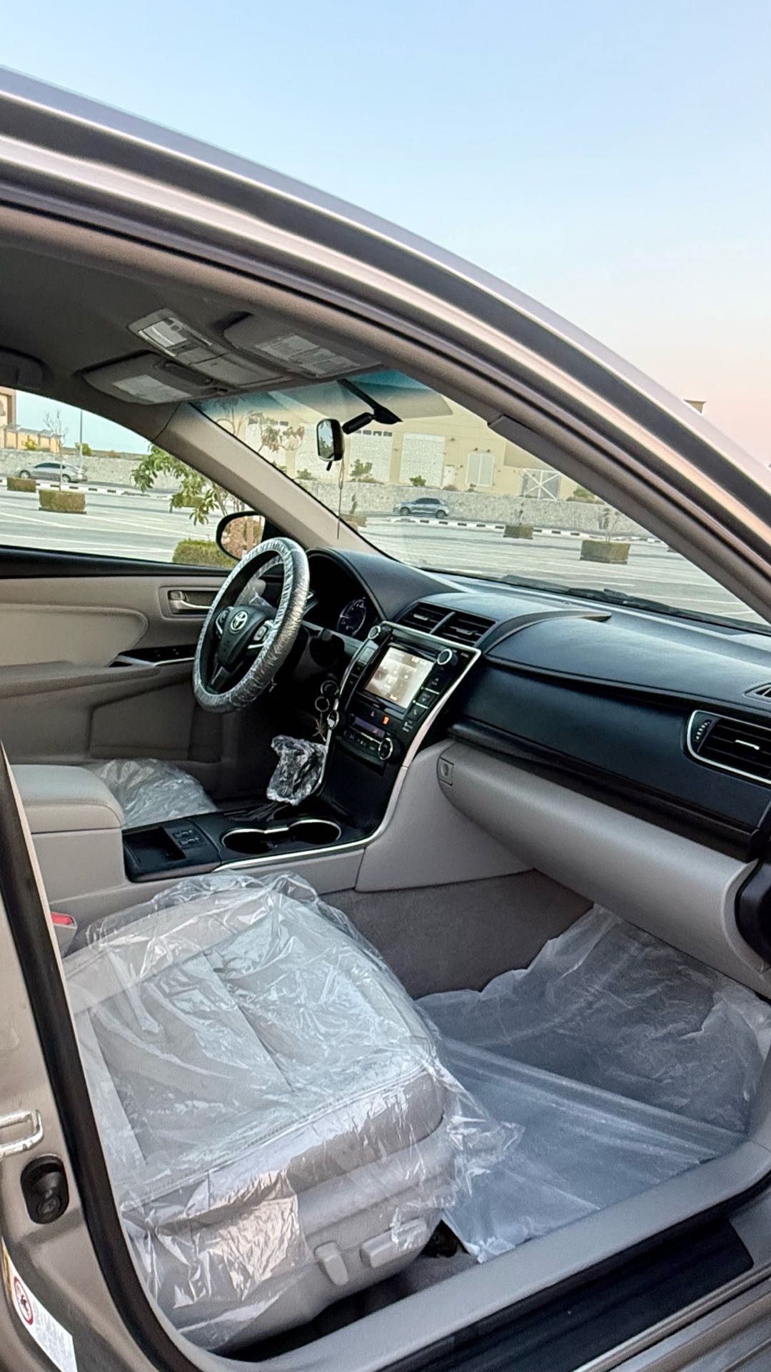 Car Image 2017 TOYOTA CAMRY XLE