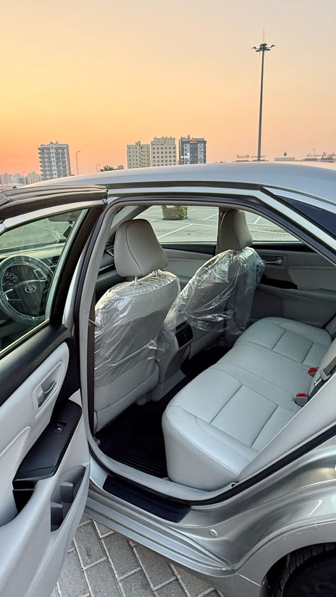 Car Image 2017 TOYOTA CAMRY XLE