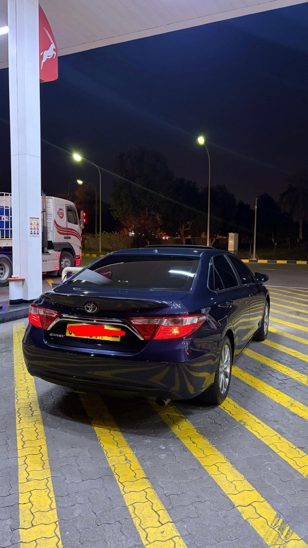 Car Image 2016 TOYOTA CAMRY XLE