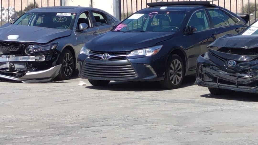 Car Image 2016 TOYOTA CAMRY XLE