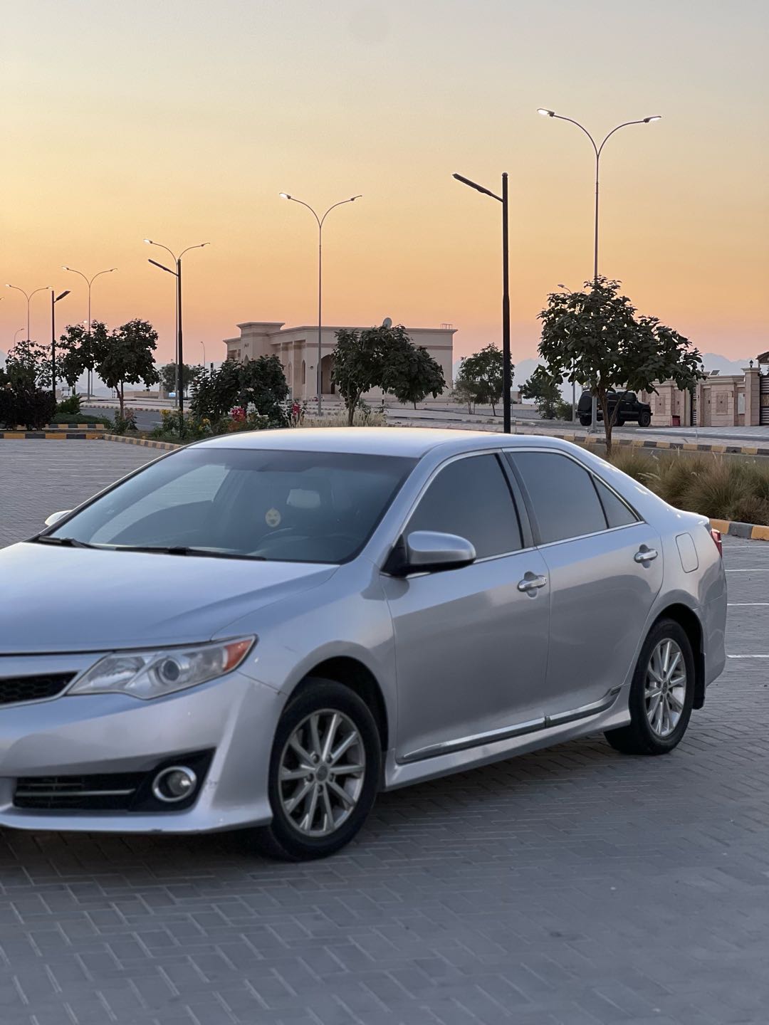 Car Image 2014 TOYOTA CAMRY GLE