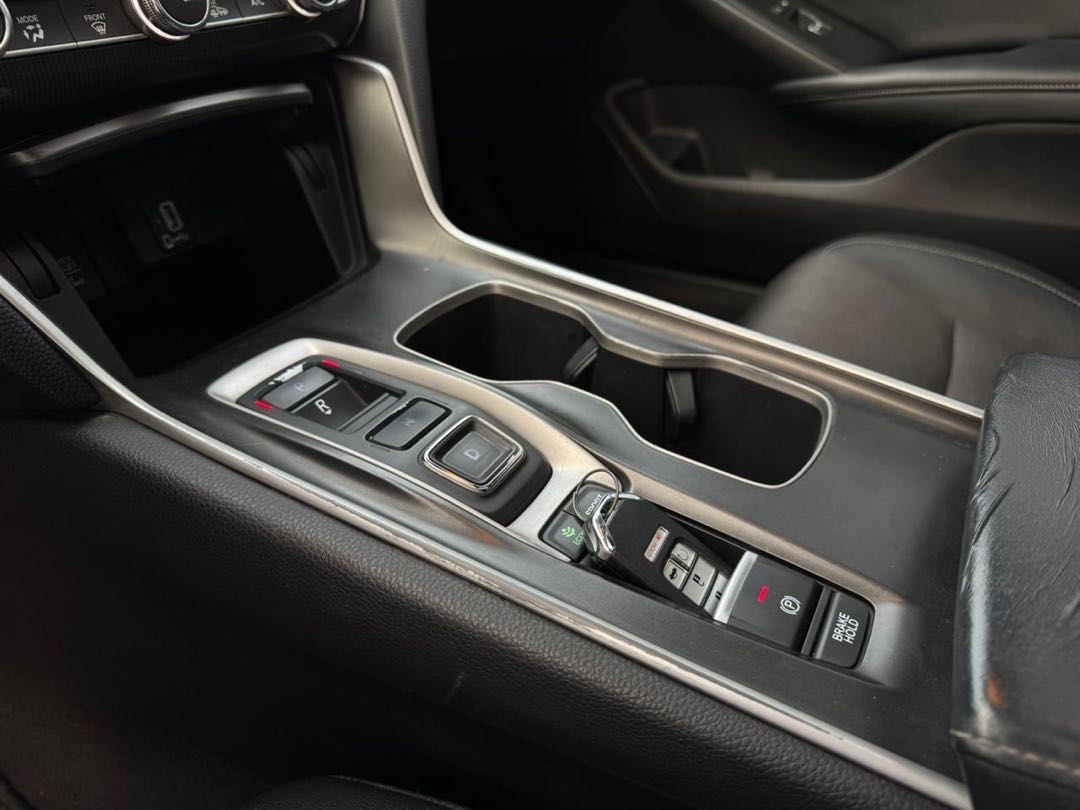 Car Image 2018 HONDA ACCORD SPORT