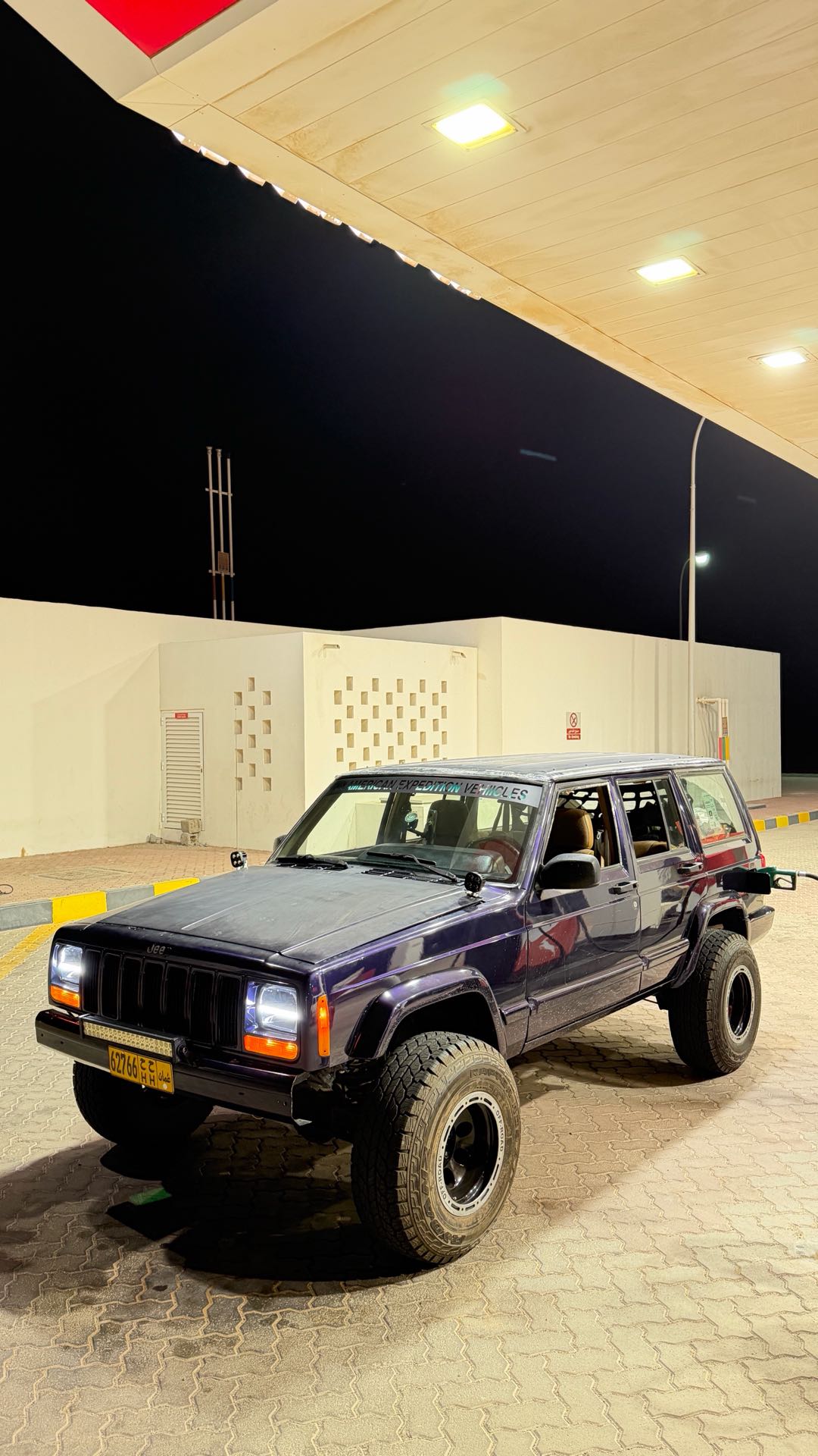 Car Image 1998 JEEP CHEROKEE 