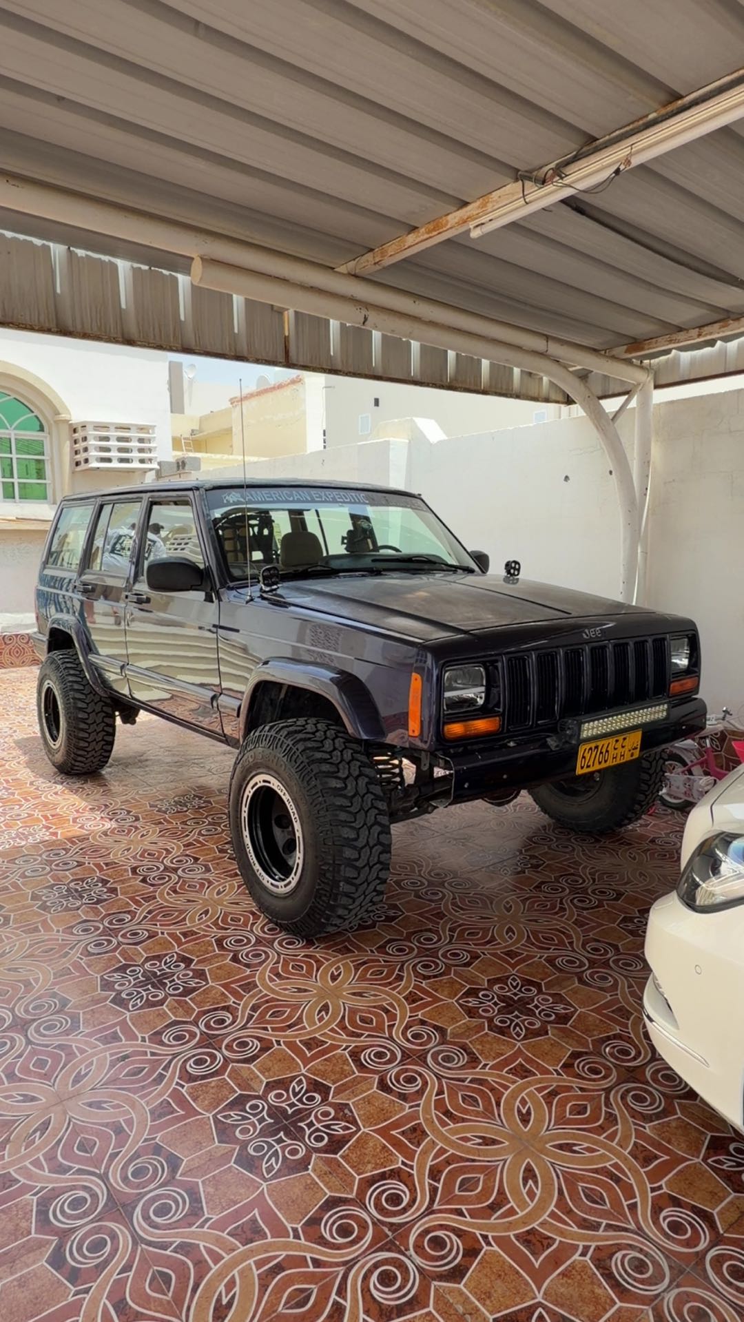 Car Image 1998 JEEP CHEROKEE 