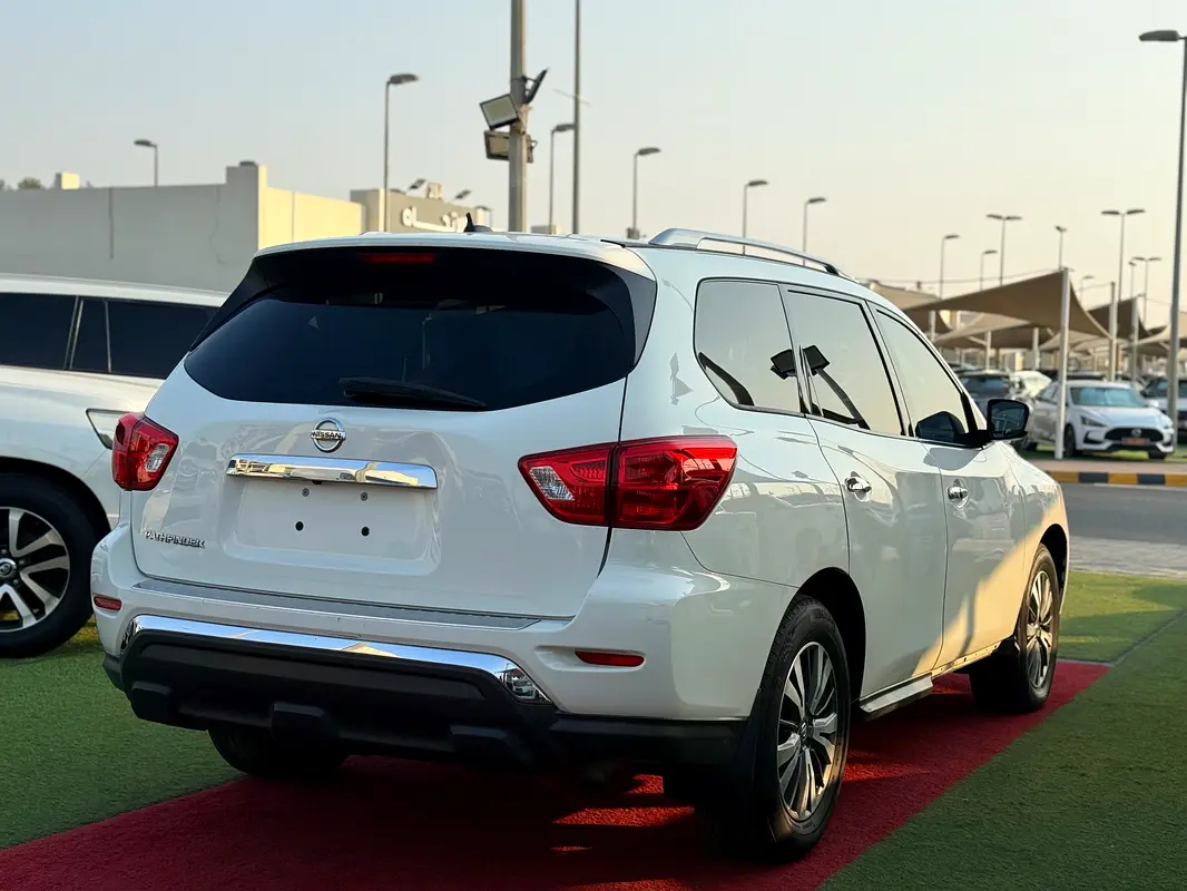 Car Image 2017 NISSAN PATHFINDER S
