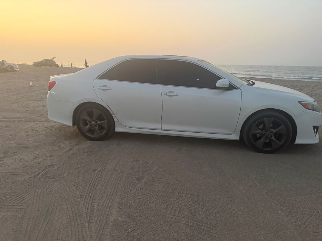 Car Image 2012 TOYOTA CAMRY SE