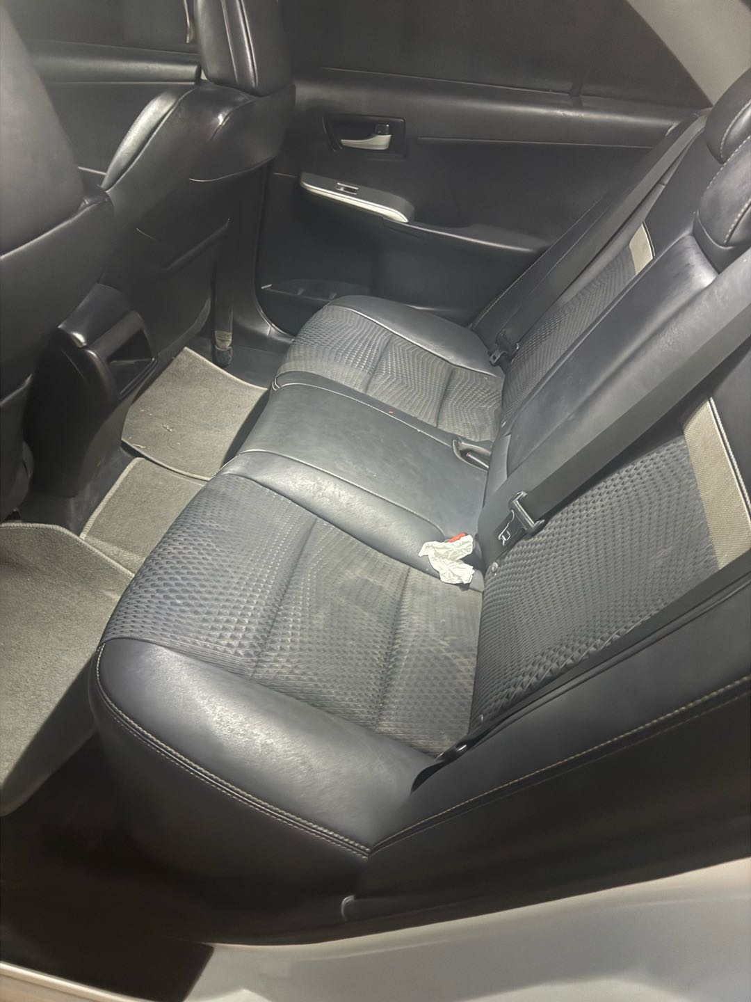 Car Image 2012 TOYOTA CAMRY SE