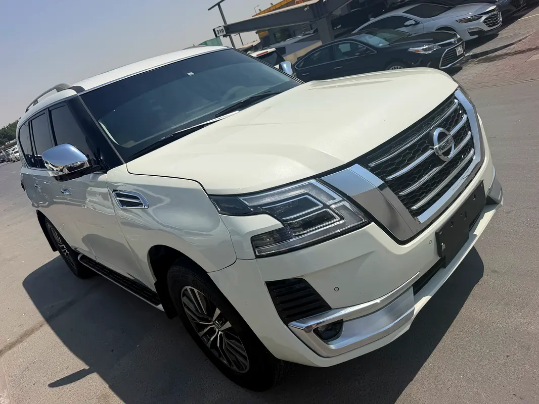 Car Image 2013 NISSAN PATROL SE