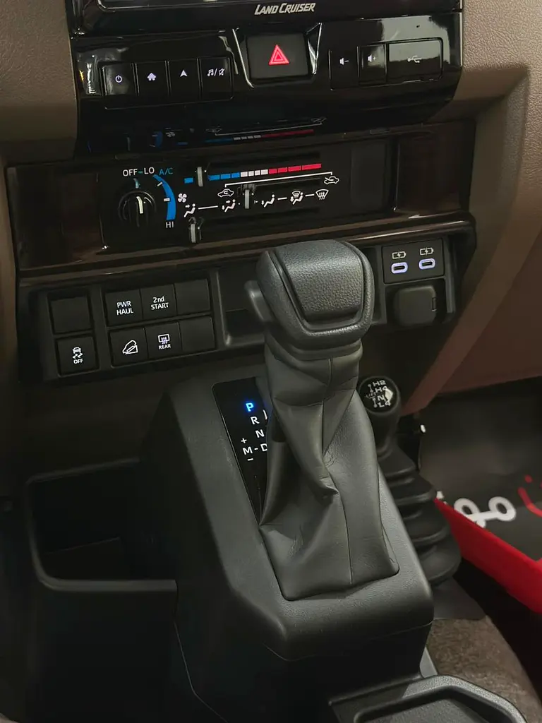 Car Image 2025 TOYOTA LAND CRUISER LX