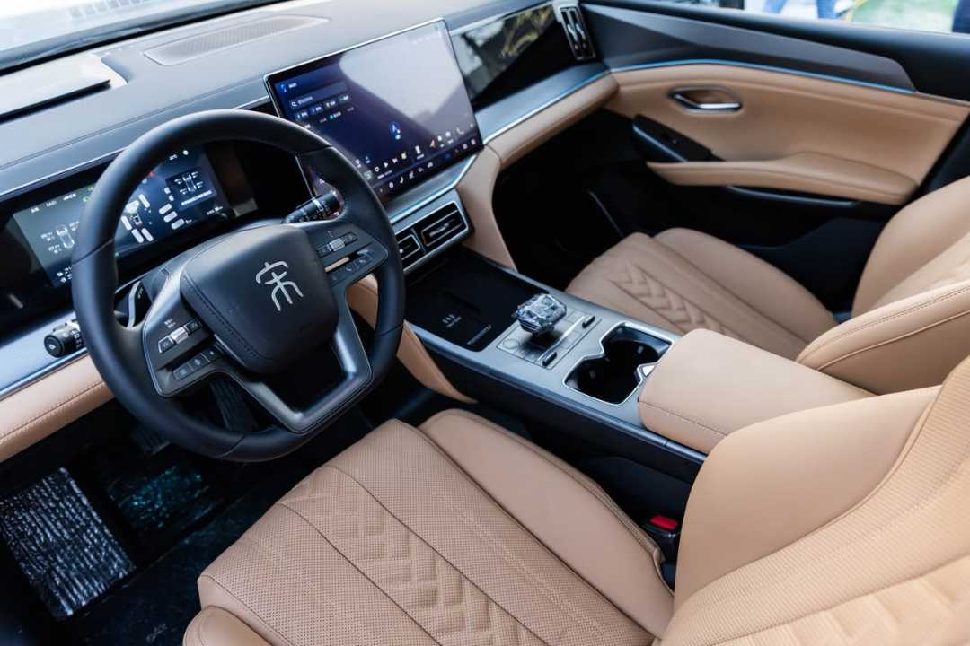 Car Image 2025 BYD Song L DM-i
