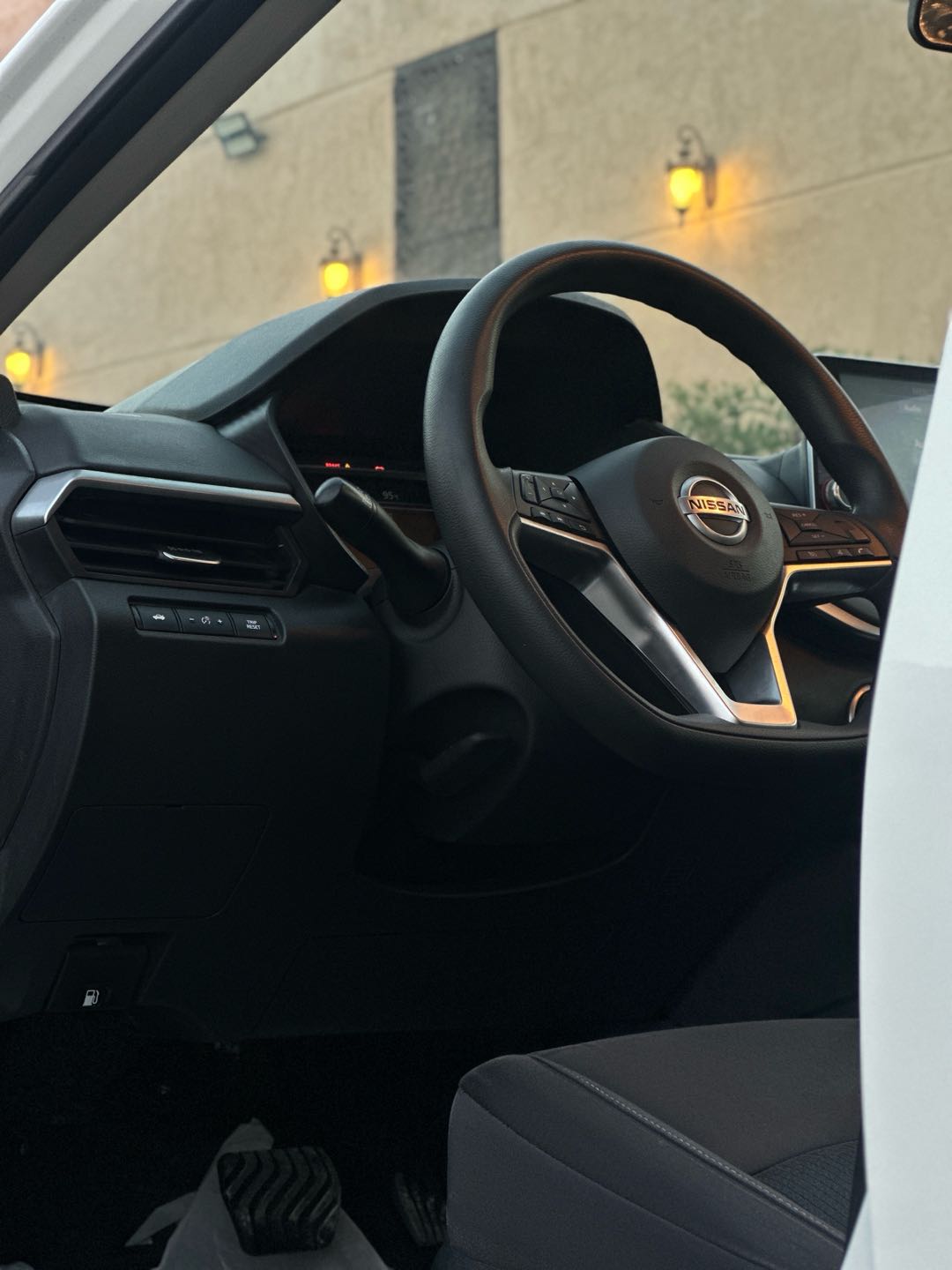 Car Image 2019 NISSAN ALTIMA S