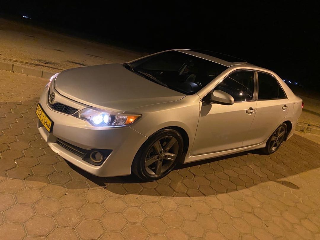 Car Image 2012 TOYOTA CAMRY SE