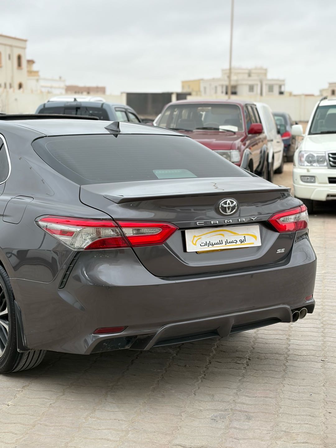 Car Image 2018 TOYOTA CAMRY SE